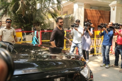 Sridevi Death - Celebs Visit Anil Kapoor Set 3 - 18 of 18