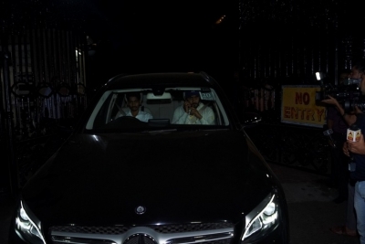 Sridevi Death - Celebs Visit Sridevi House - 7 of 20