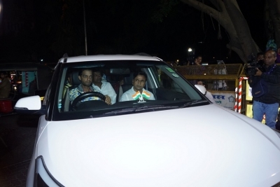 Sridevi Death - Celebs Visit Sridevi House - 12 of 20