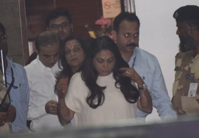 Sridevi Death - Celebs Visit Sridevi House - 14 of 20
