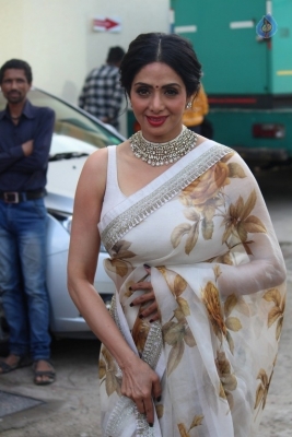 Sridevi Promotes Mom at Sa Re Ga Ma Pa Sets - 6 of 21