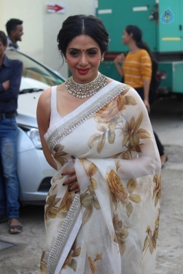 Sridevi Promotes Mom at Sa Re Ga Ma Pa Sets - 19 of 21