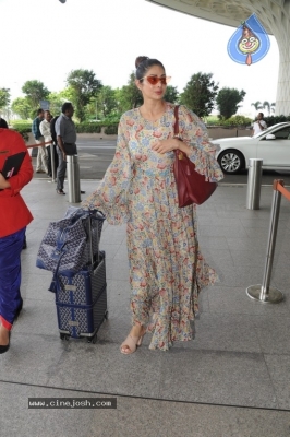 Sridevi Spotted at Airport - 4 of 15
