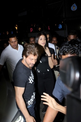 SRK and Anushka Sharma Spotted at Khar Social - 42 of 26