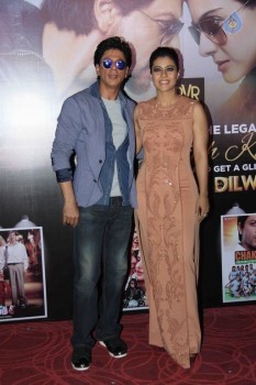 SRK and Kajol at Sneak Preview of Film Dilwale - 14 of 40