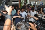 SRK Celebrates His Bday with Fans and Media - 27 of 31