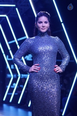 Sunny Leone at LFW Winter Festive 2017 - 14 of 18