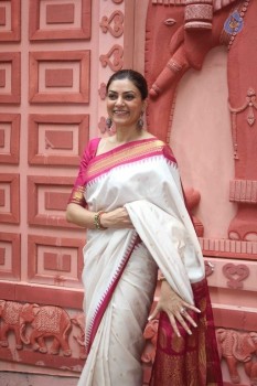 Sushmita Sen at Durga Aarti - 6 of 21