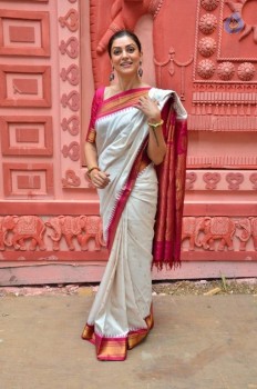 Sushmita Sen at Durga Aarti - 10 of 21
