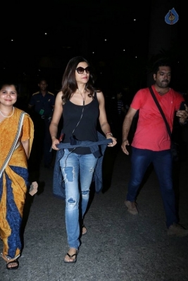 Sushmita Sen at Mumbai Airport - 11 of 18