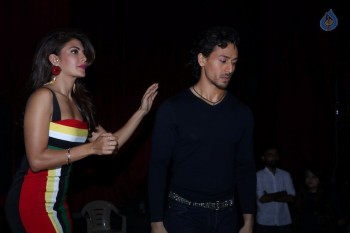 Tiger Shroff at Jhalak Dikhhla Jaa Sets - 8 of 32