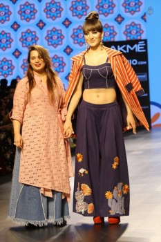 Urvashi Rautela at LFW Summer 2017 - 3 of 37