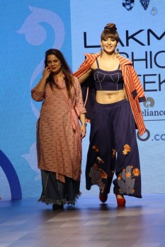 Urvashi Rautela at LFW Summer 2017 - 32 of 37