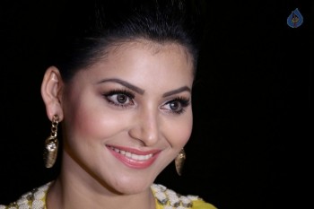 Urvashi Rautela Celebrates Deewali - 22 of 32