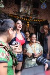 Veena Malik Visits Kamathipura - 13 of 17