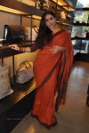 Vidya Balan at Kahaani DVD Launch - 15 of 71