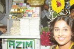 Vidya Balan Visits Mahim Dargah  - 21 of 27