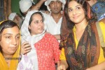 Vidya Balan Visits Mahim Dargah  - 25 of 27