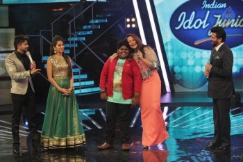 Welcome Back Stars at Indian Idol Juniors Sets - 11 of 13