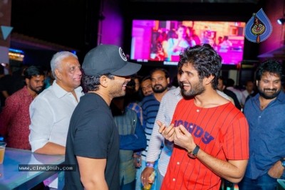 Allu Arjun Congratulate Geetha Govindam Team