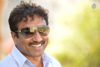 Bruce Lee Working Photos