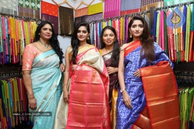 Heena Rai and Priya Murthy inaugurated Poppy Petals Luxury Expo 