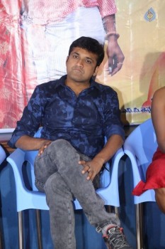 Katrina Kareena Madhyalo Kamal Hassan Press Meet