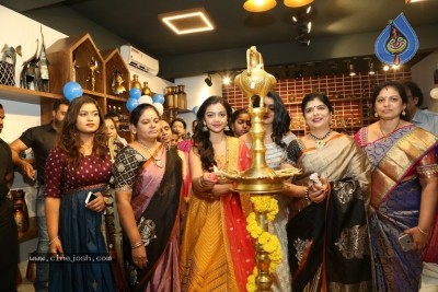 Nithya Shetty Inaugurates Aarna Collections