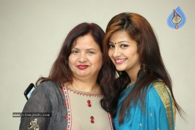 Super Sketch Press Meet