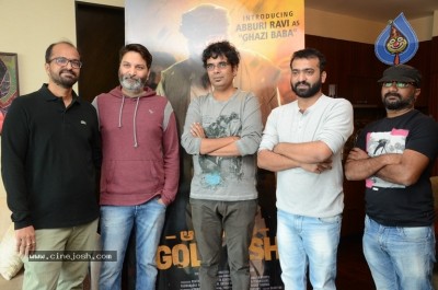 Trivikram Launches Abburi Ravi Look in Operation Gold Fish Movie