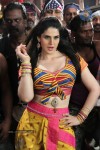 Zarine Khan at Naan Rajavaaga Pogiren Shooting Spot