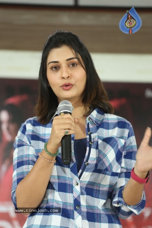5ws Movie First Look Launch - 13 / 19 photos