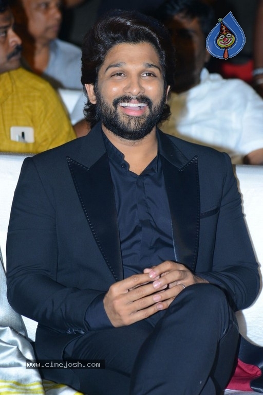 Ala Vaikunthapurramloo Success Celebrations 01 - 25 / 84 photos