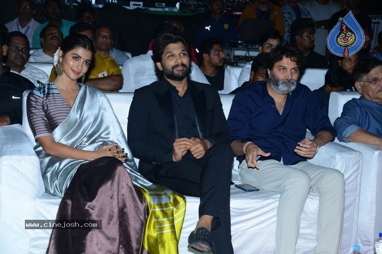 Ala Vaikunthapurramloo Success Celebrations 01 - 27 / 84 photos
