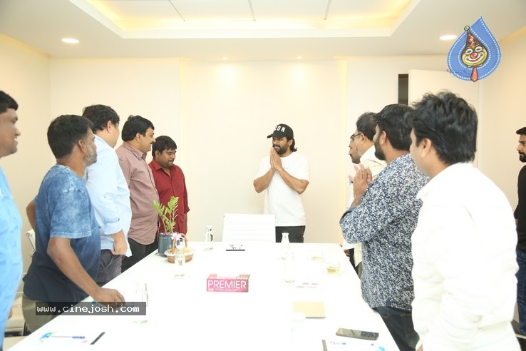 Allu Arjun Meets Film Newscasters Association - 9 / 16 photos