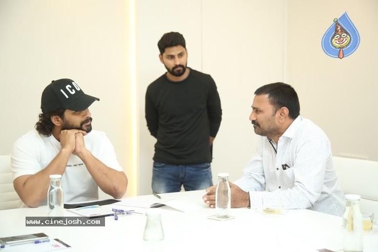 Allu Arjun Meets Film Newscasters Association - 16 / 16 photos