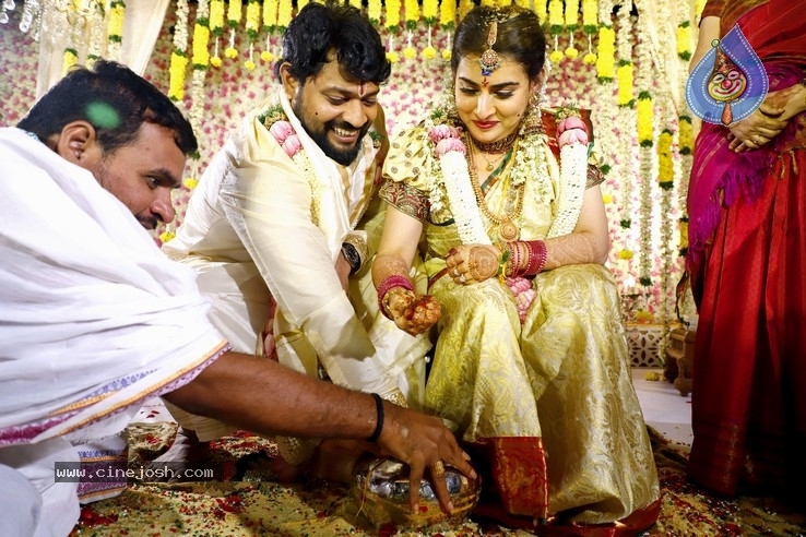 Archana Wedding Reception Photos - 21 / 31 photos