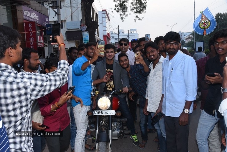 Arjun Suravaram Tour at Warangal - 5 / 36 photos