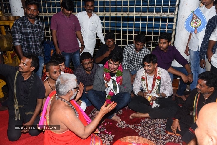 Arjun Suravaram Tour at Warangal - 14 / 36 photos