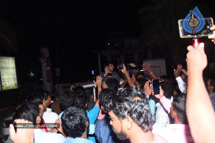 Arjun Suravaram Tour at Warangal - 17 / 36 photos