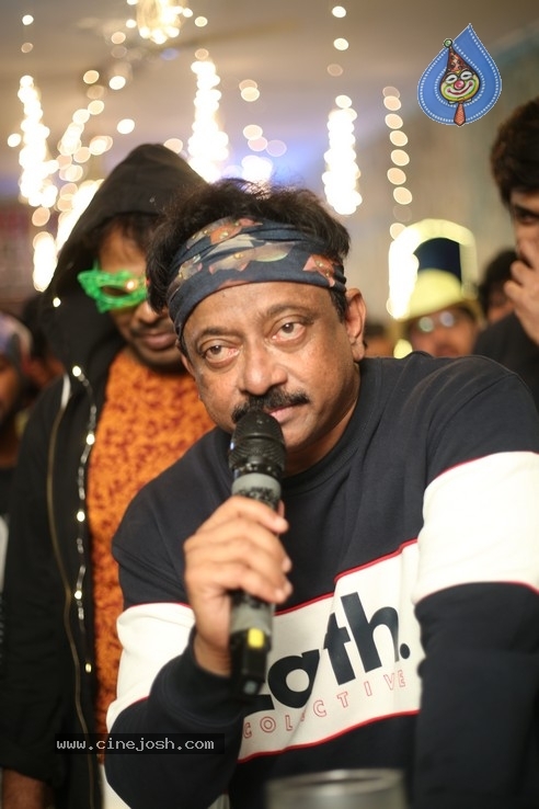 Beautiful Movie Party Pics - 66 / 98 photos