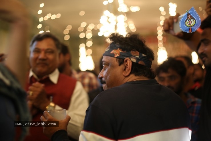 Beautiful Movie Party Pics - 72 / 98 photos