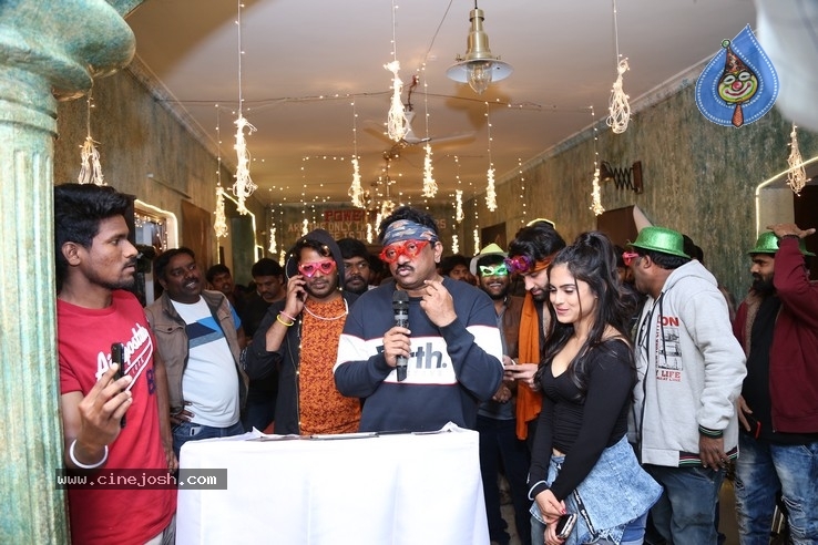 Beautiful Movie Party Pics - 74 / 98 photos