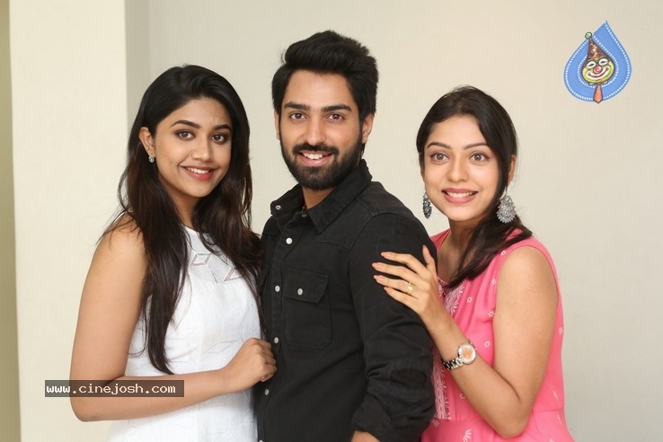 Chusi Chudangane Press Meet - 15 / 21 photos