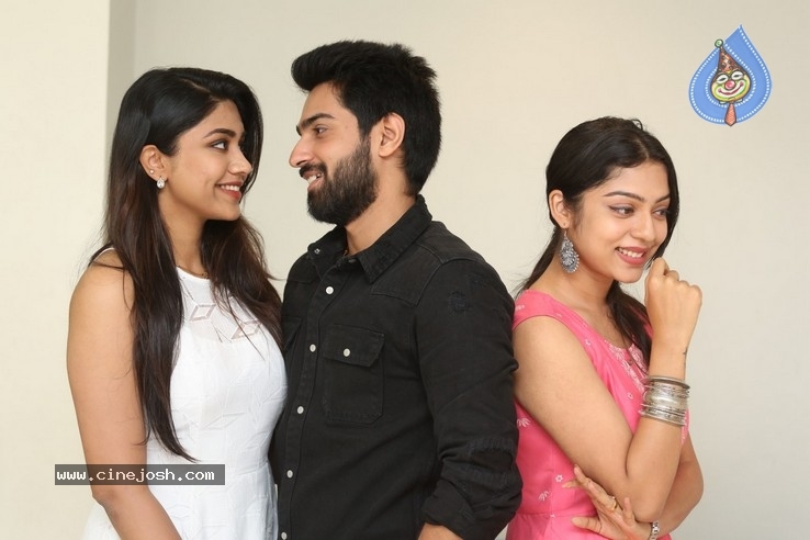 Chusi Chudangane Press Meet - 17 / 21 photos