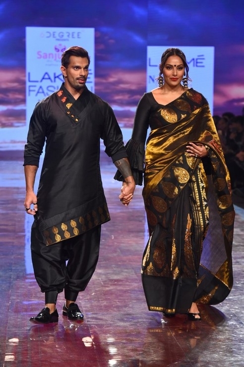 Celebs RampWalk At Lakme Fashion Week - 17 / 18 photos