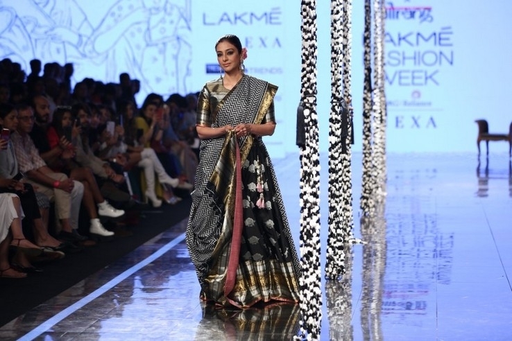 Celebs RampWalk At Lakme Fashion Week 2020 - 8 / 21 photos