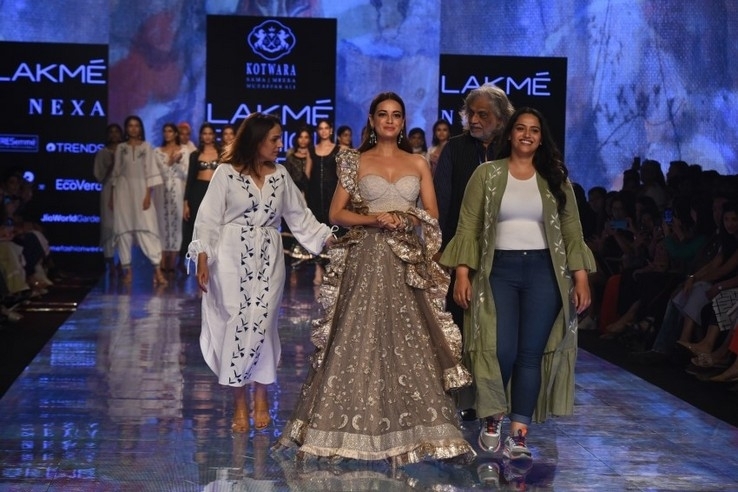 Celebs RampWalk At Lakme Fashion Week 2020 - 9 / 21 photos