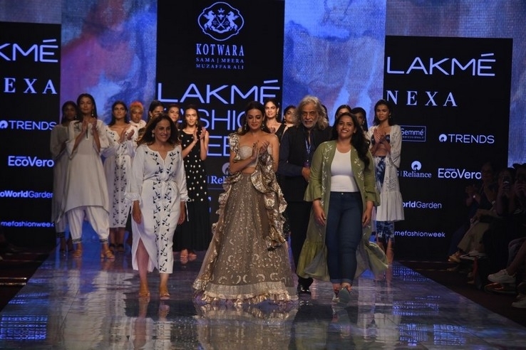 Celebs RampWalk At Lakme Fashion Week 2020 - 12 / 21 photos