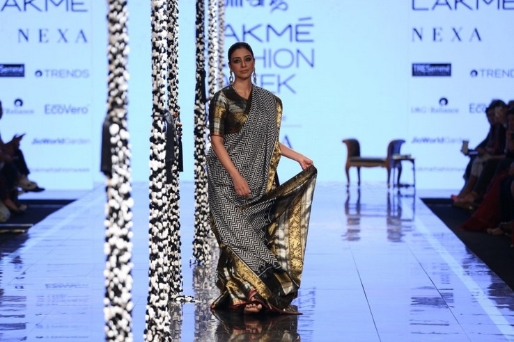 Celebs RampWalk At Lakme Fashion Week 2020 - 17 / 21 photos